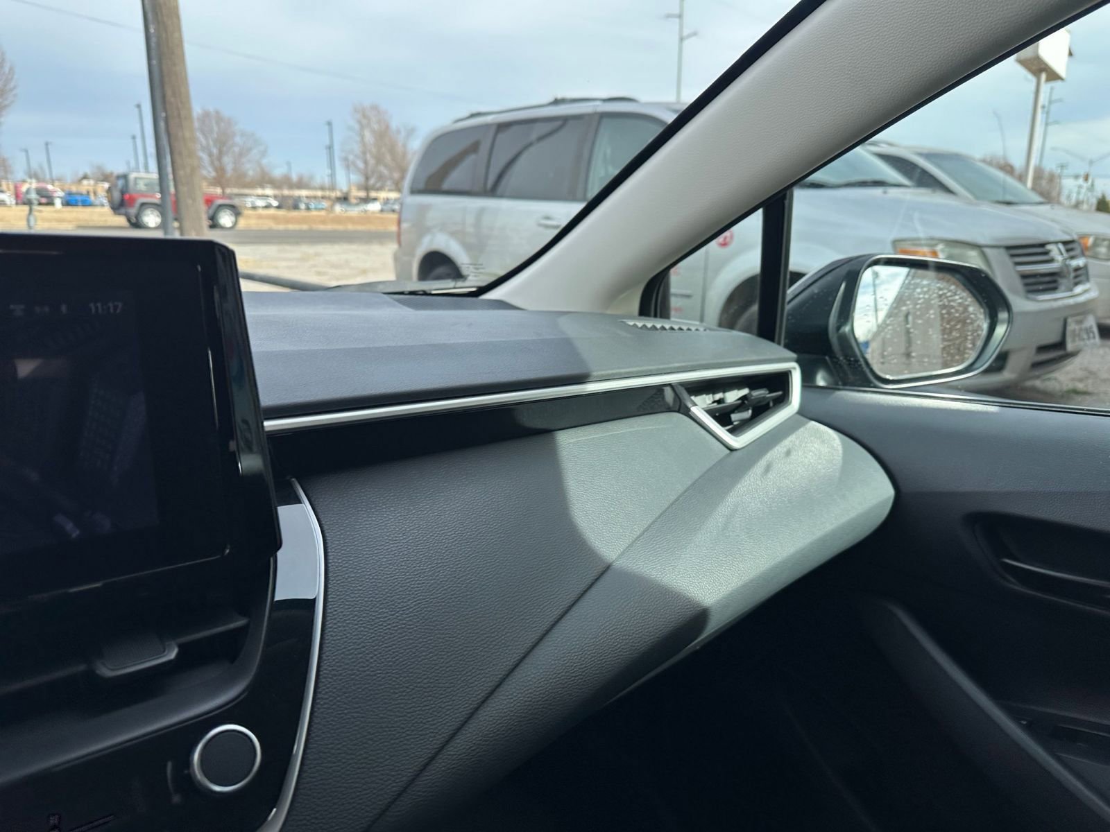 Thumbnail: 2025 Toyota Corolla - 33