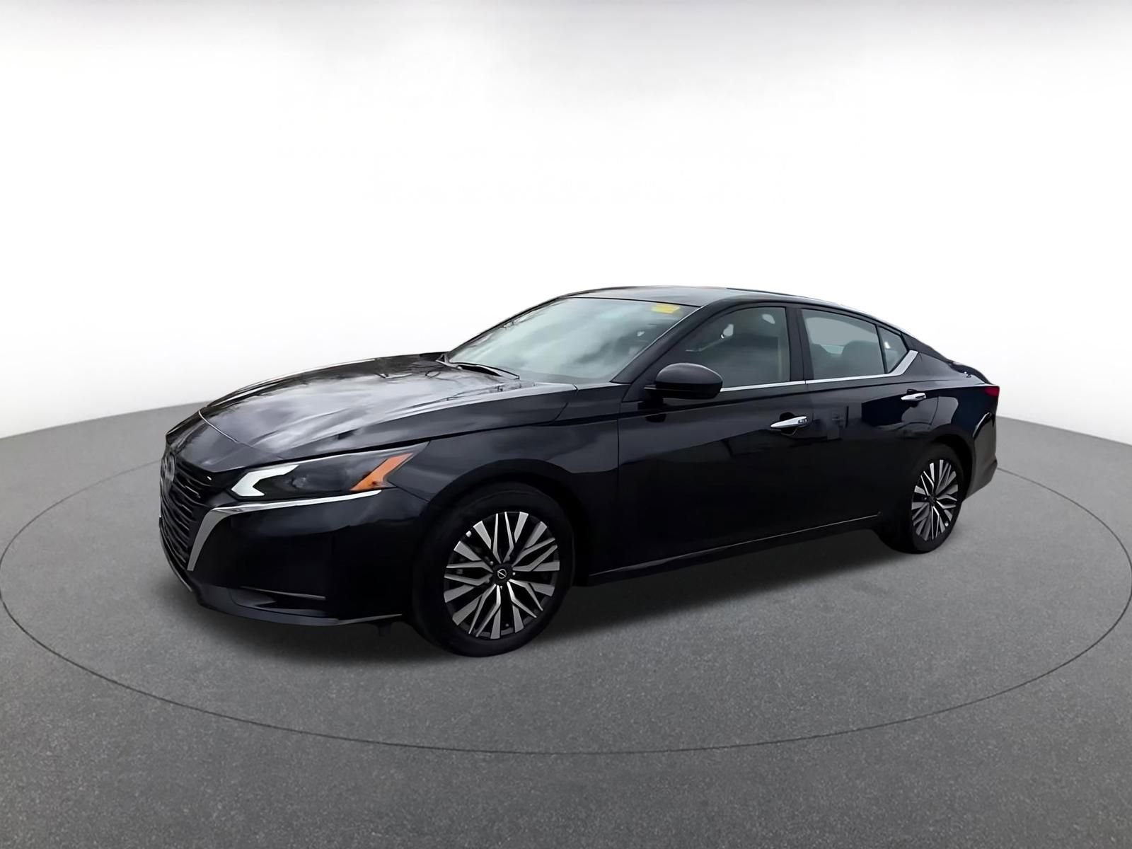 Thumbnail: 2025 Nissan Altima - 8