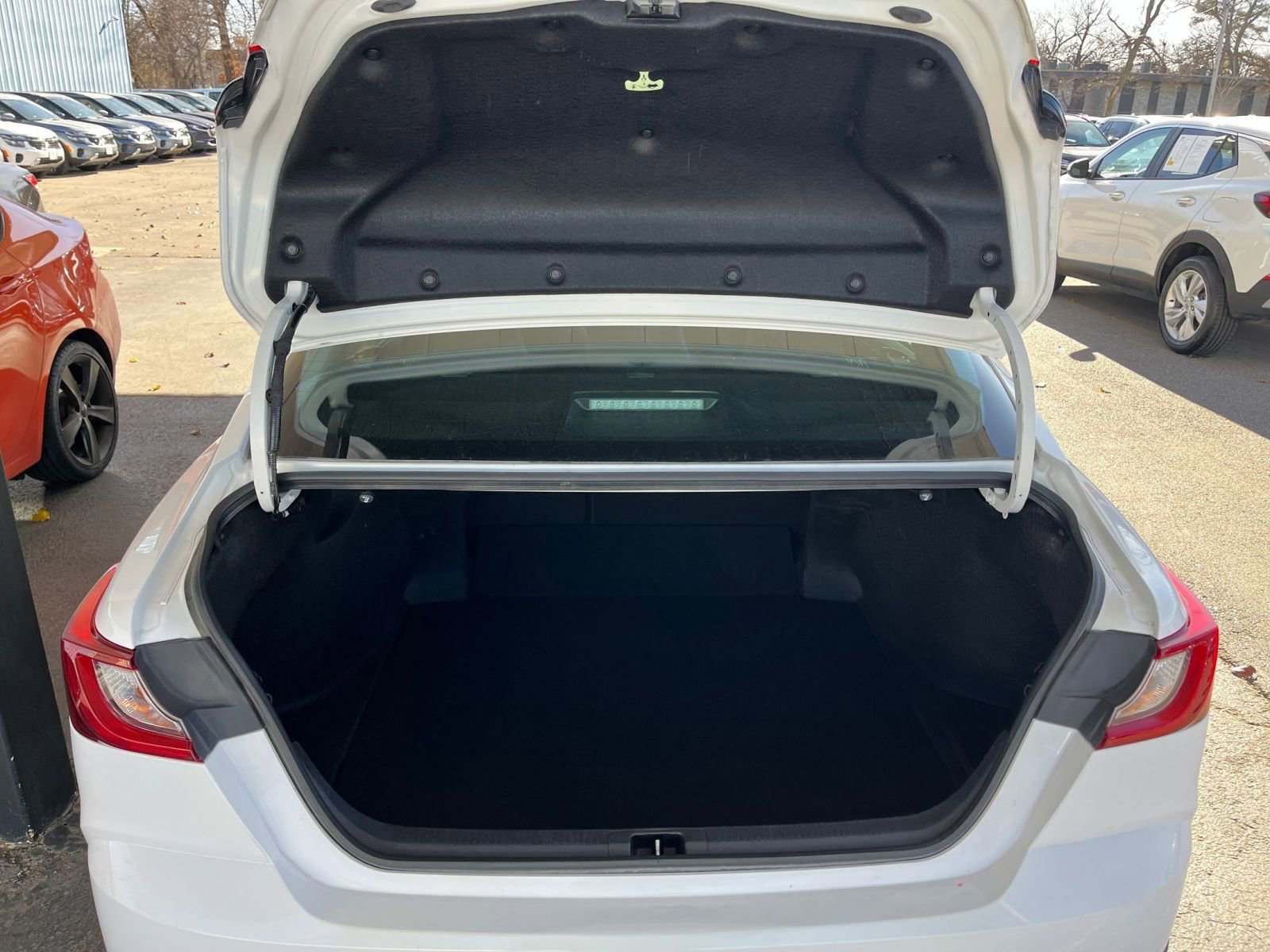 Thumbnail: 2025 Toyota Camry - 30