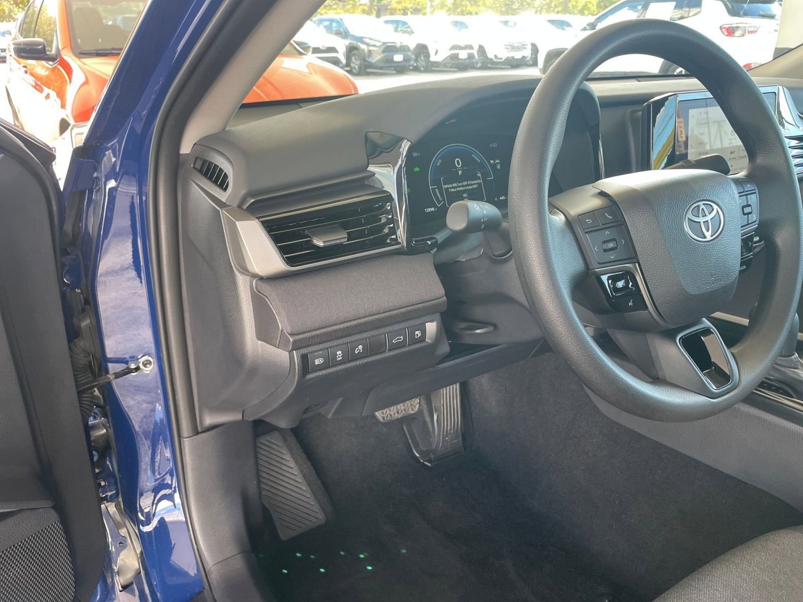 Thumbnail: 2025 Toyota Camry - 33