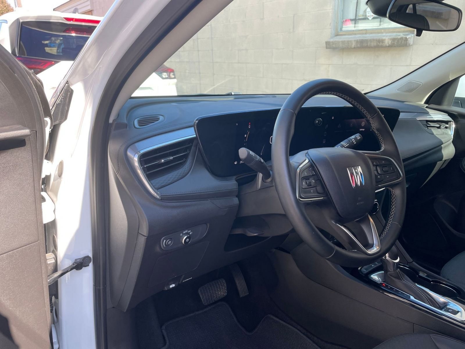 Thumbnail: 2025 Buick Encore GX - 32