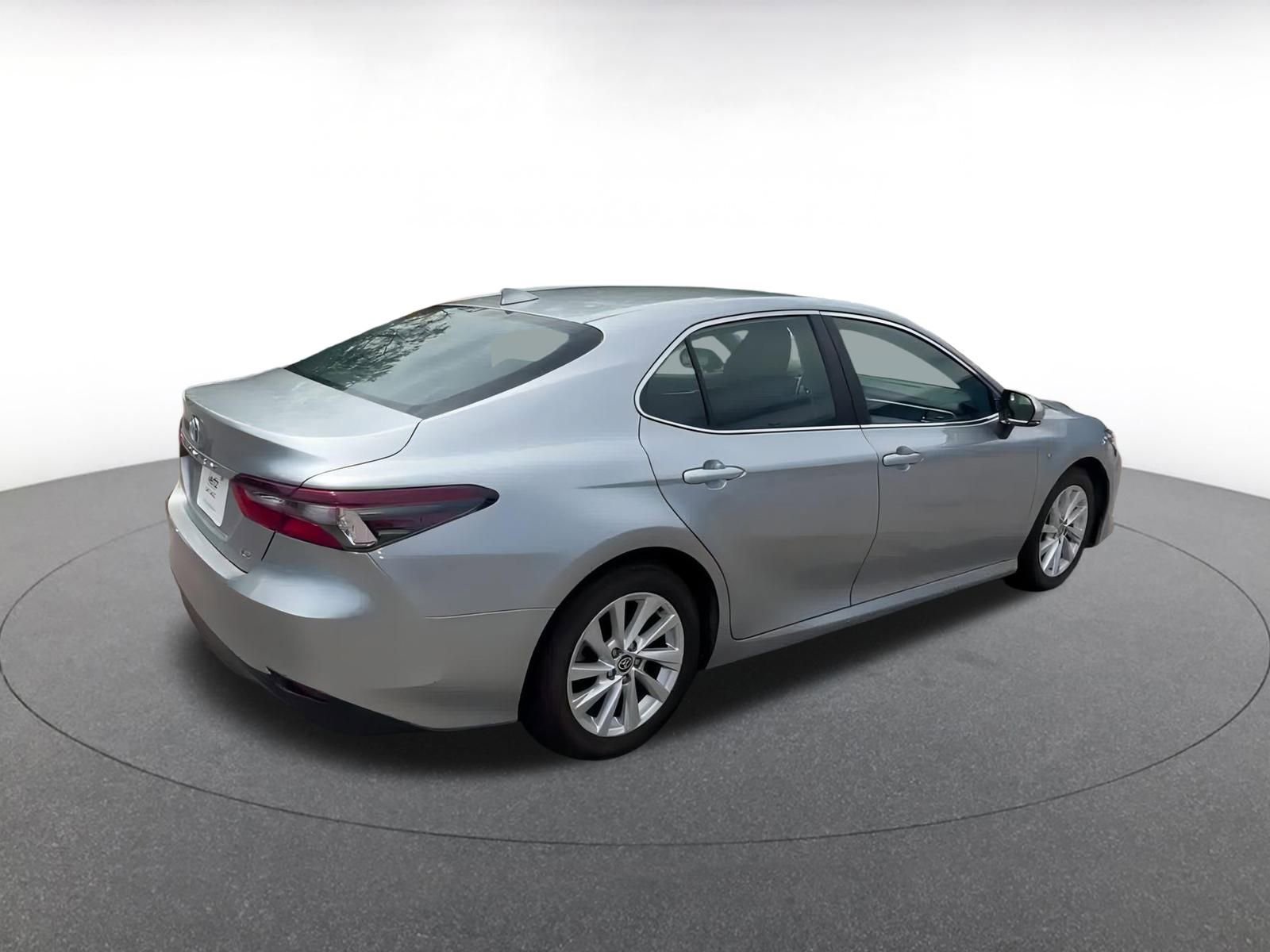 Thumbnail: 2023 Toyota Camry - 15