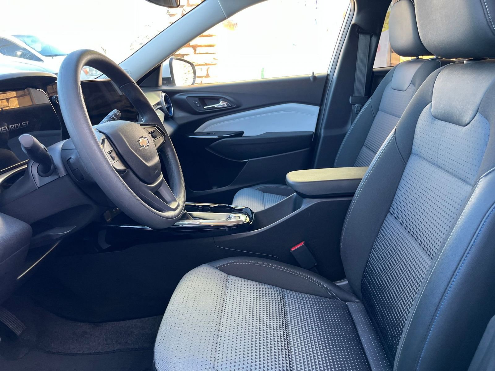 Thumbnail: 2025 Chevrolet Trax - 25