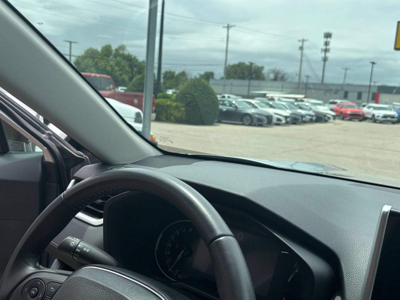 Thumbnail: 2025 Toyota RAV4 - 34