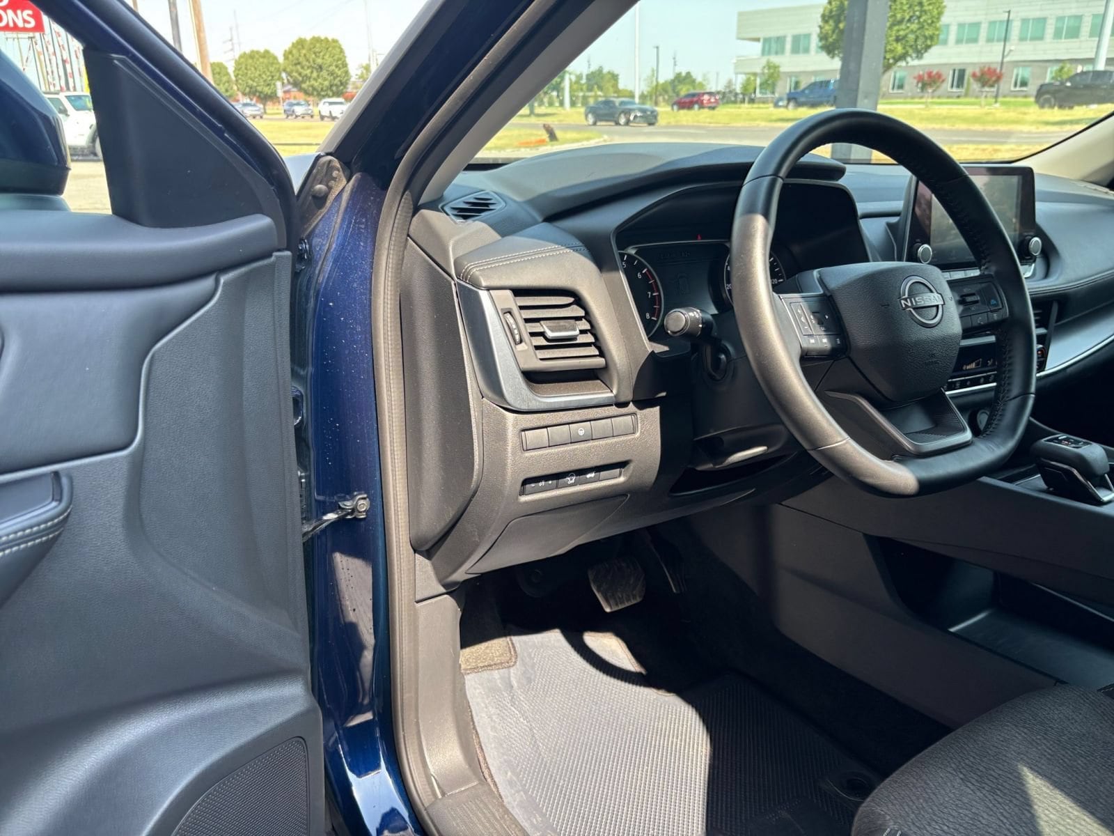 Thumbnail: 2025 Nissan Rogue - 35