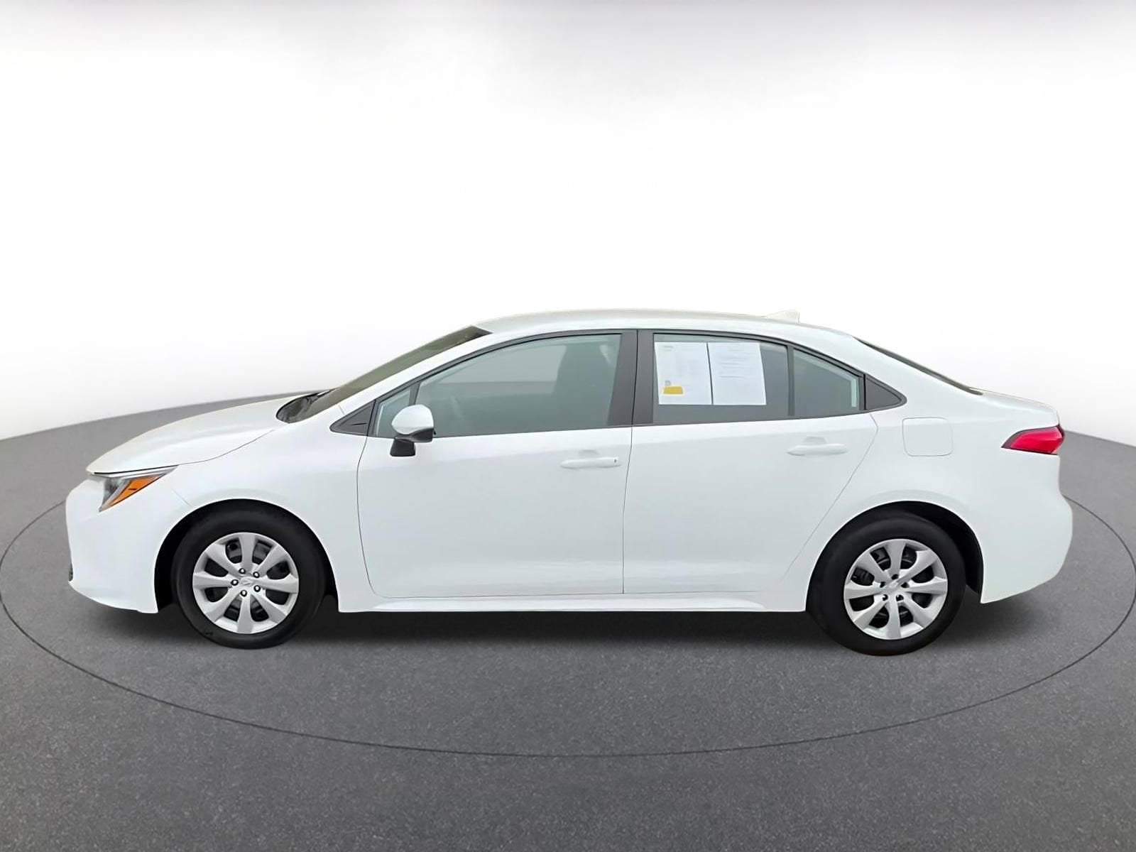 Thumbnail: 2023 Toyota Corolla - 10
