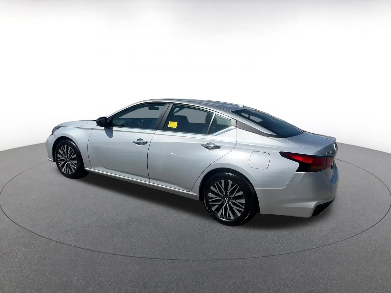 Thumbnail: 2024 Nissan Altima - 10