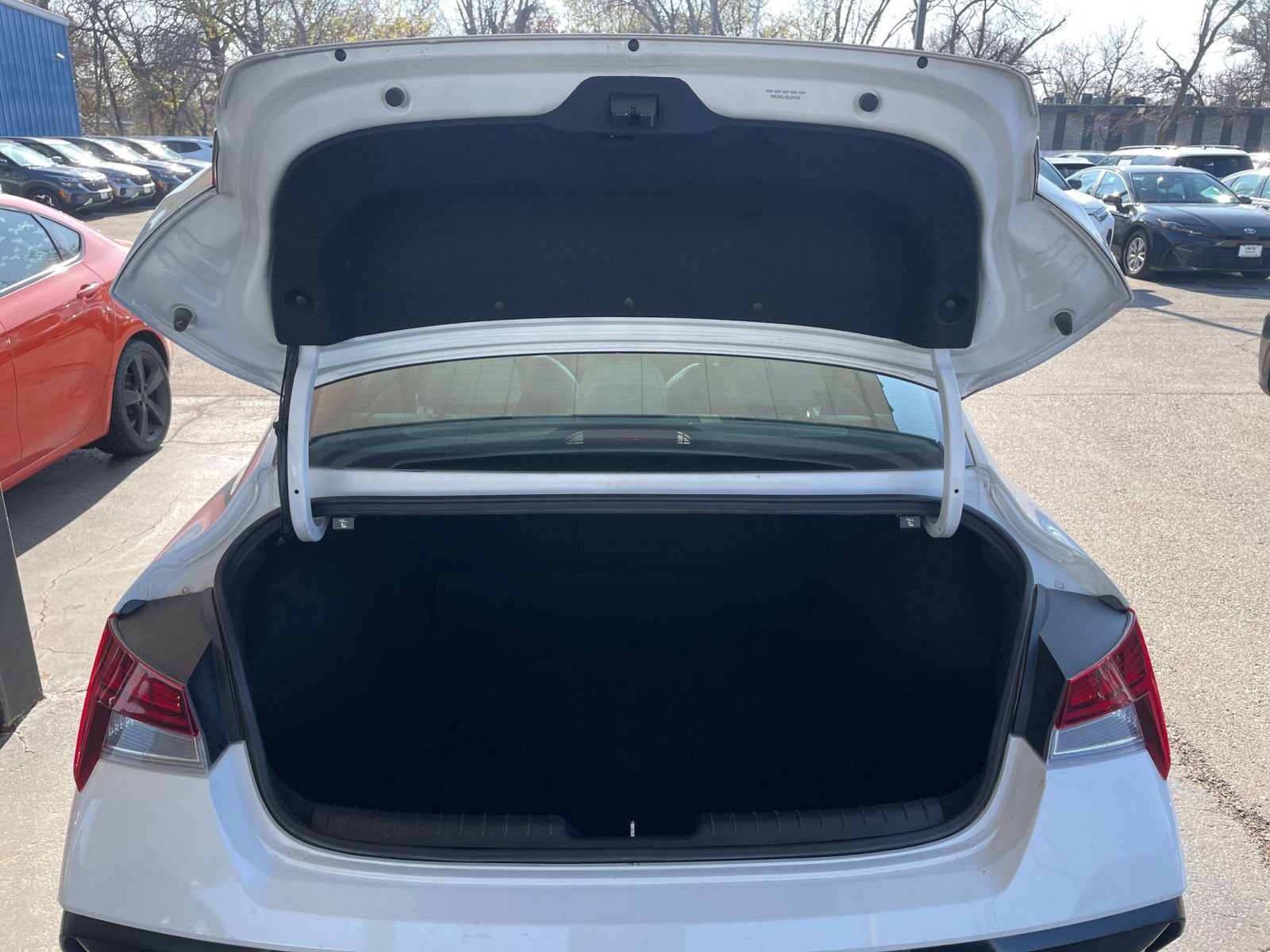 Thumbnail: 2025 Hyundai Elantra - 31