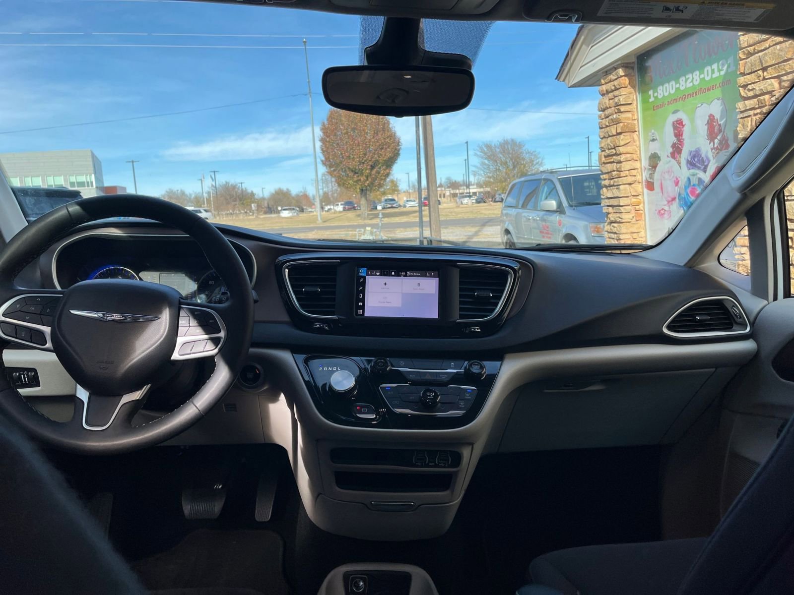 Thumbnail: 2024 Chrysler Voyager - 33