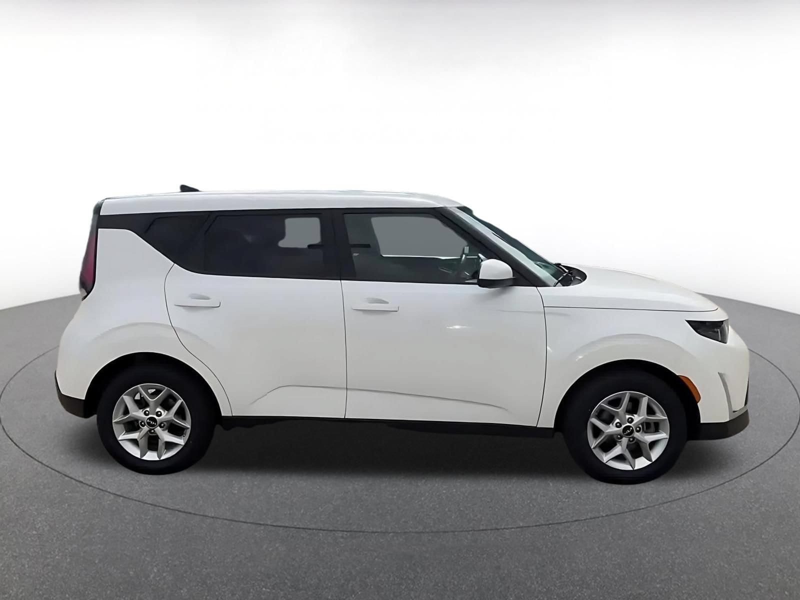 Thumbnail: 2025 Kia Soul - 16