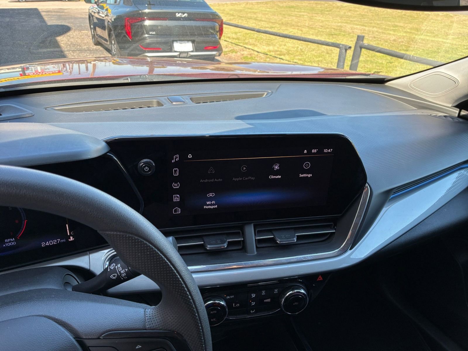 Thumbnail: 2025 Chevrolet Trax - 17