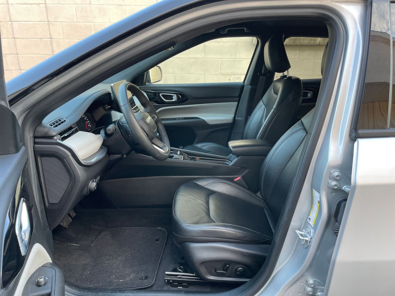 Thumbnail: 2025 Jeep Compass - 28