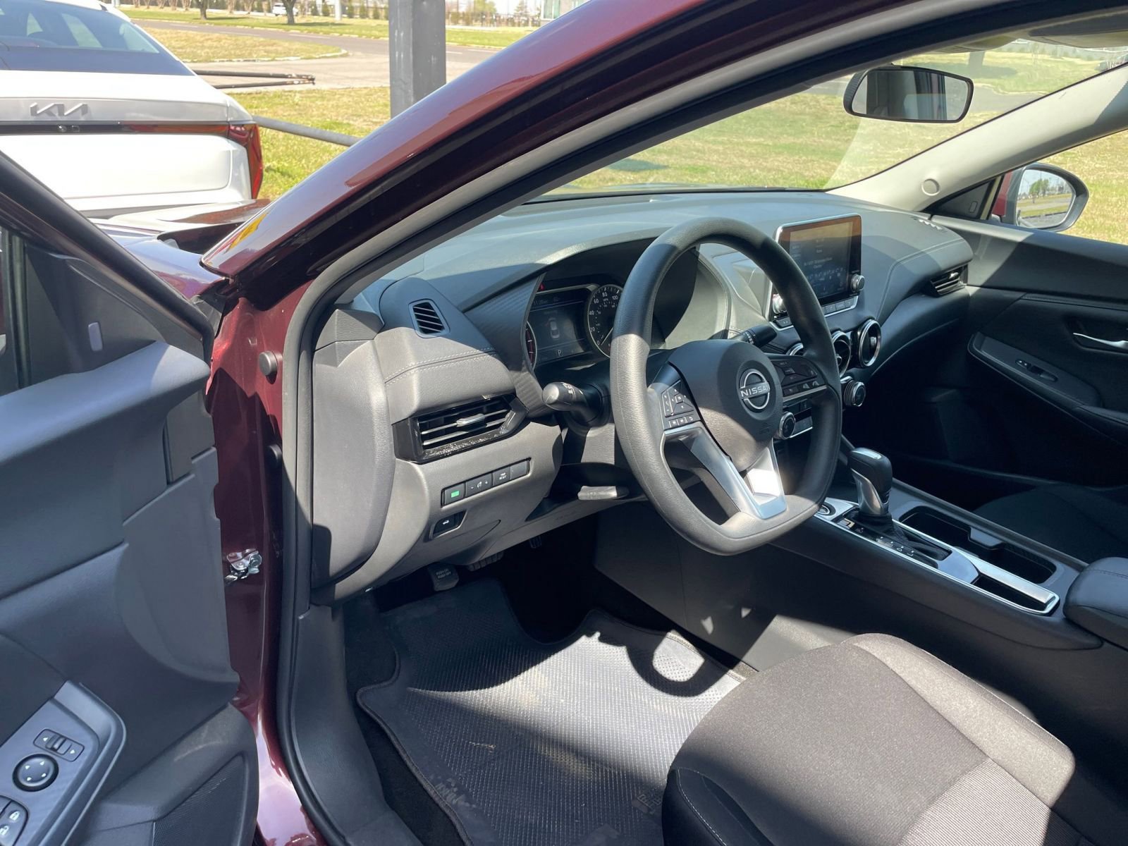 Thumbnail: 2025 Nissan Sentra - 32