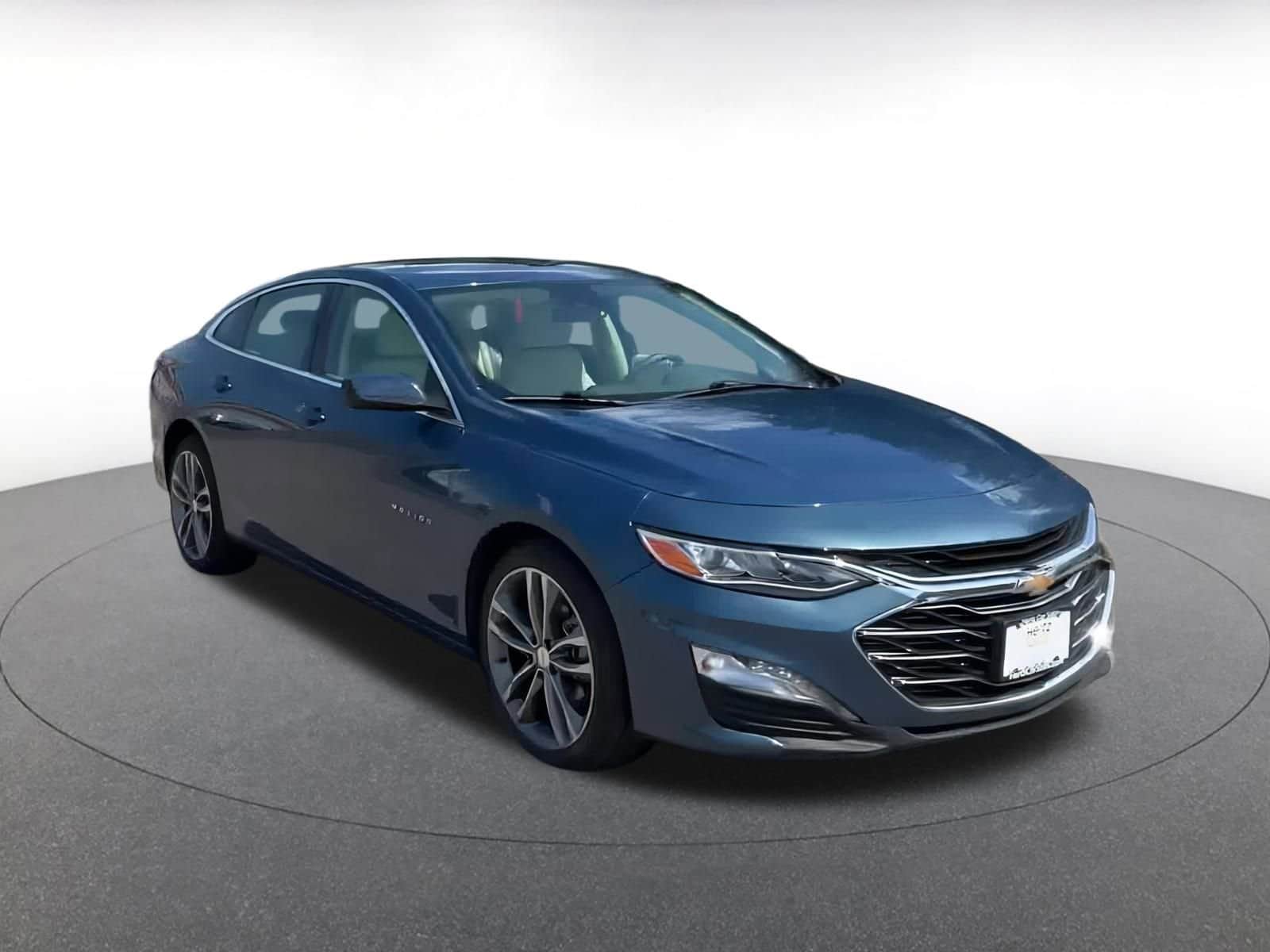Thumbnail: 2024 Chevrolet Malibu - 3