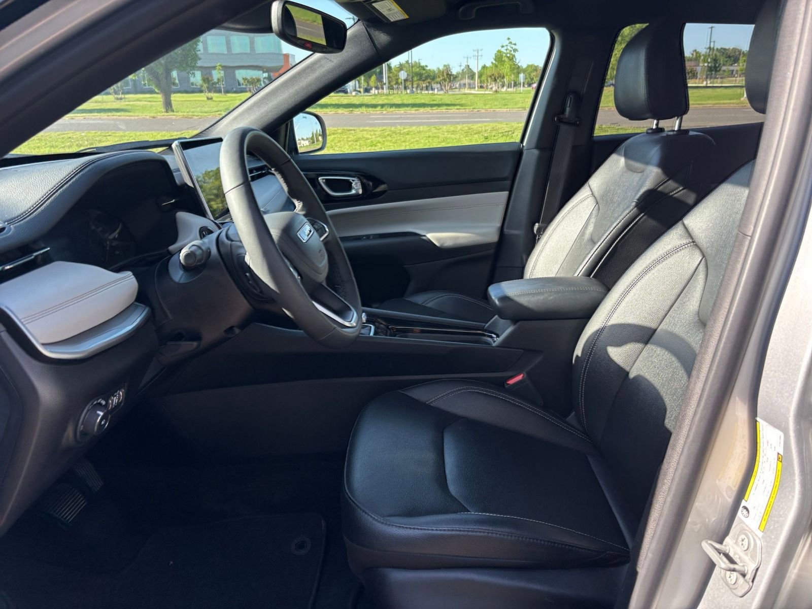 Thumbnail: 2025 Jeep Compass - 28