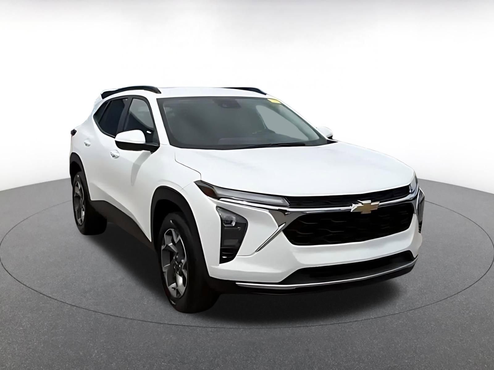 Thumbnail: 2025 Chevrolet Trax - 3