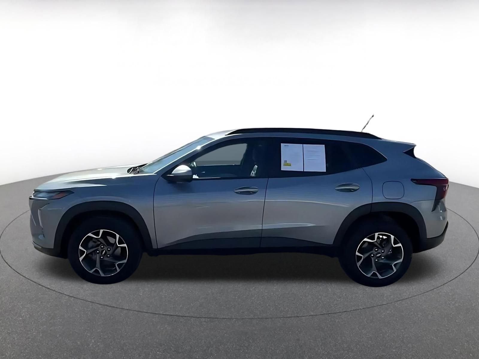 Thumbnail: 2025 Chevrolet Trax - 9