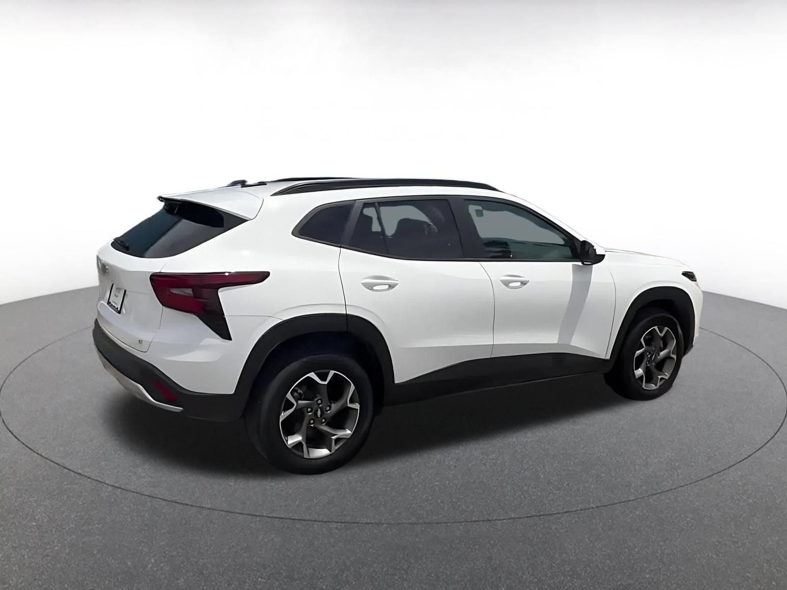 Thumbnail: 2025 Chevrolet Trax - 9
