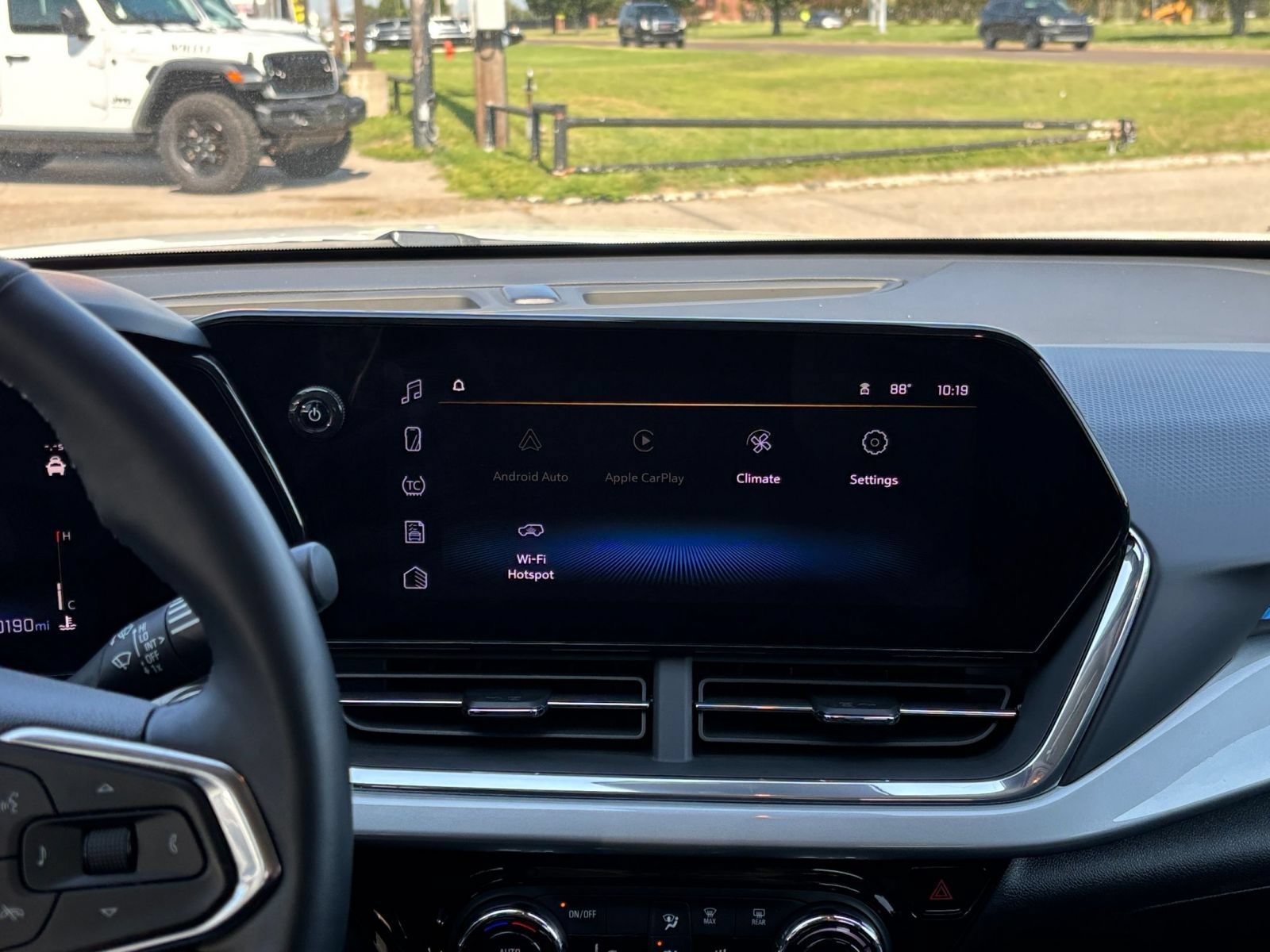 Thumbnail: 2025 Chevrolet Trax - 19