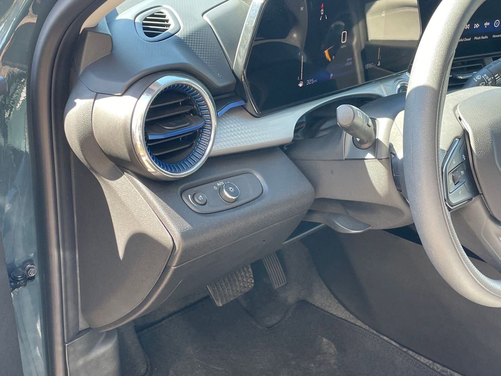 Thumbnail: 2025 Chevrolet Trax - 33