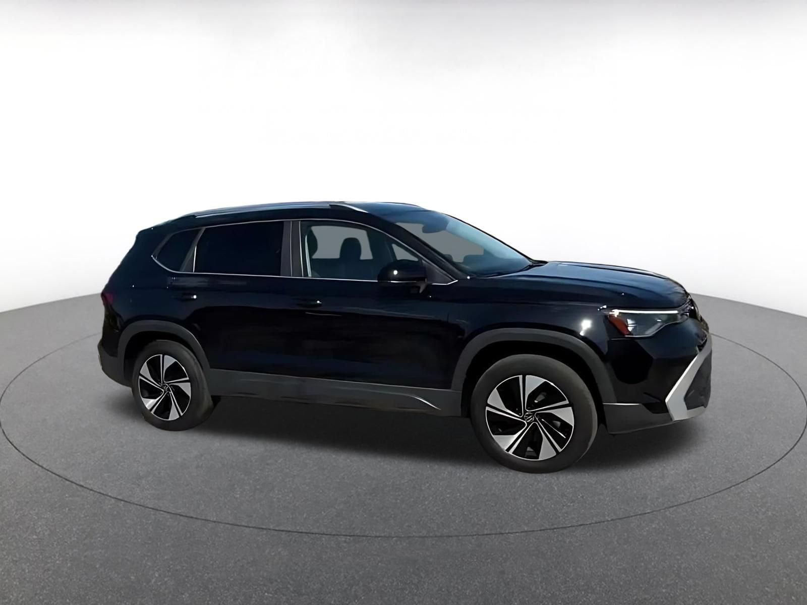 Thumbnail: 2026 Volkswagen Taos - 2