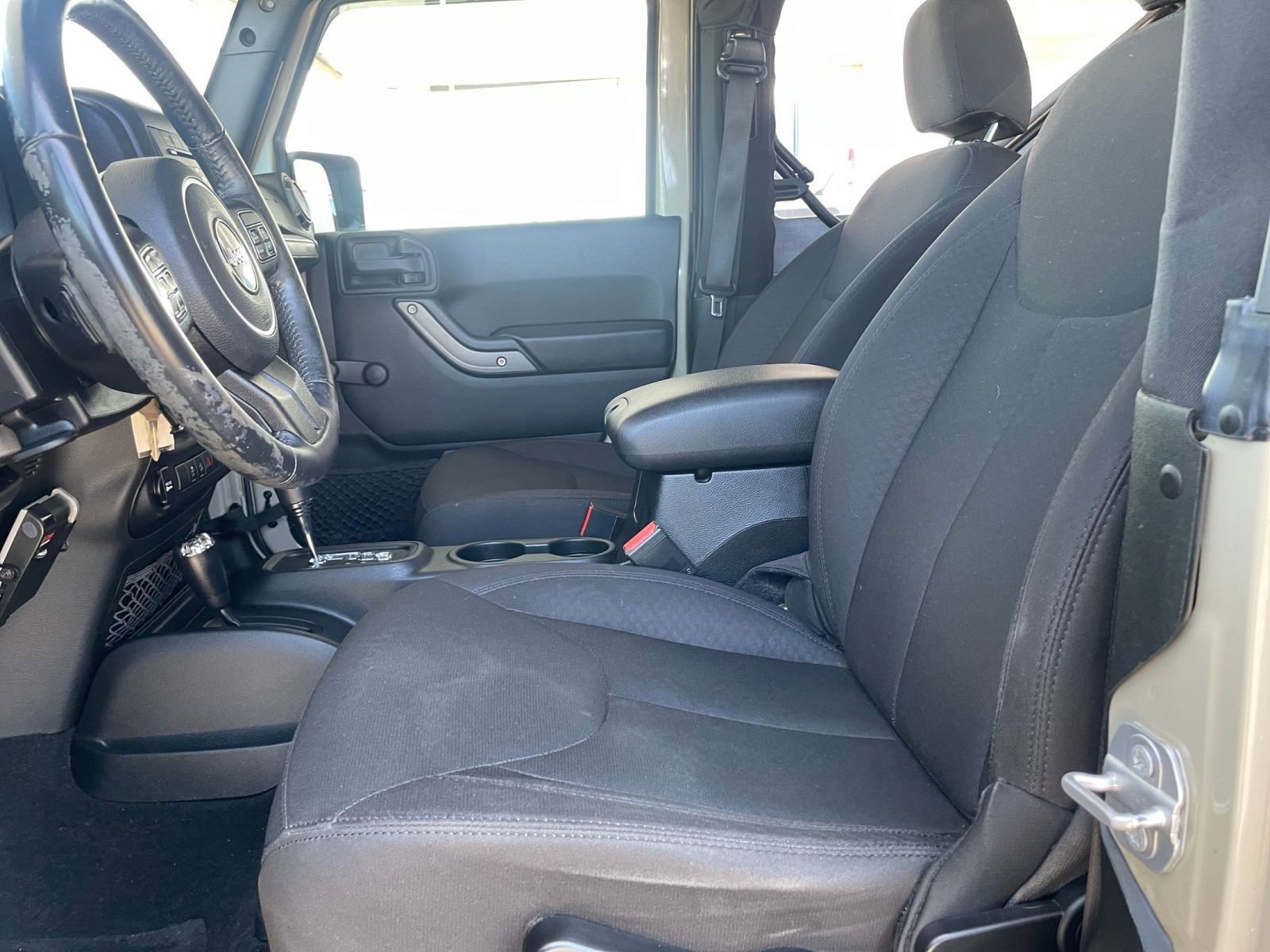 2017 Jeep Wrangler Sport 23