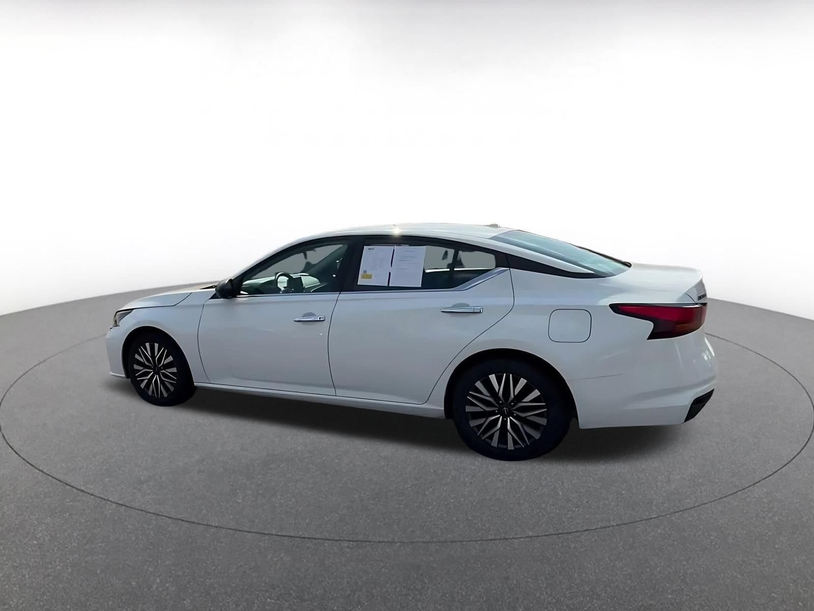 Thumbnail: 2025 Nissan Altima - 9