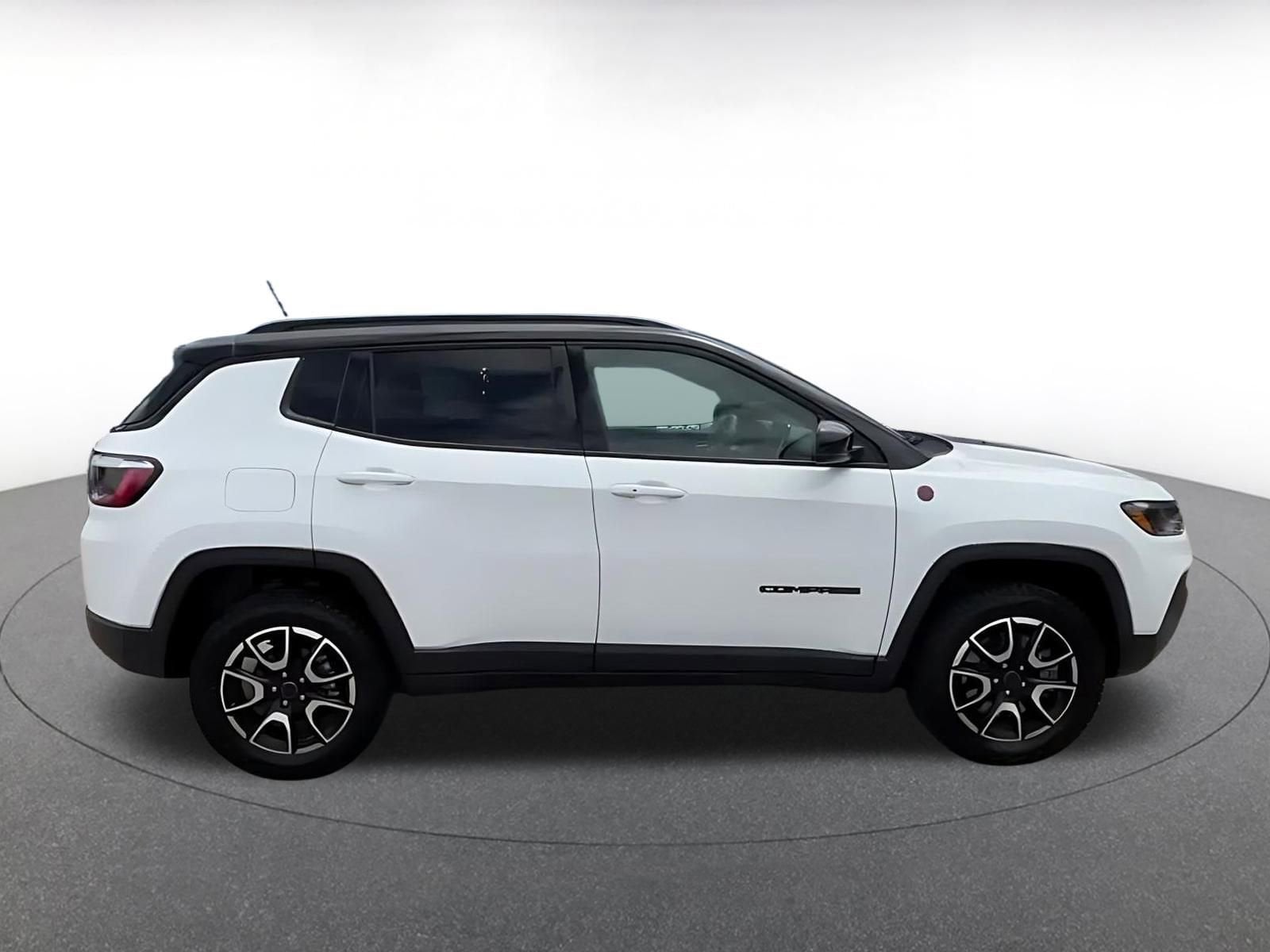 Thumbnail: 2025 Jeep Compass - 16