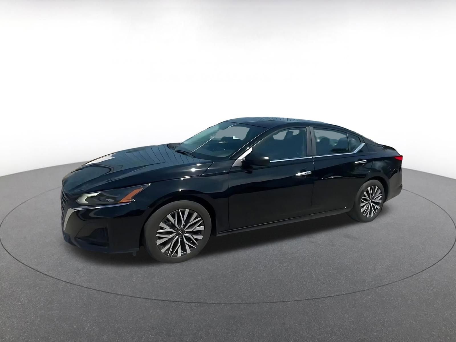 Thumbnail: 2025 Nissan Altima - 8