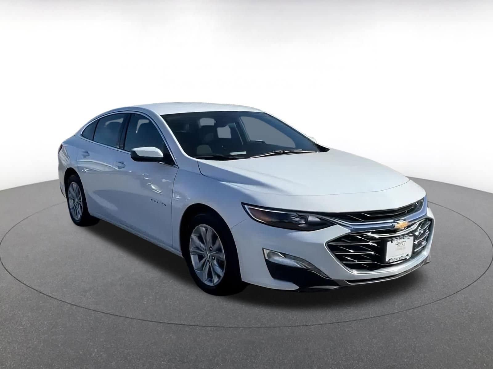 Thumbnail: 2024 Chevrolet Malibu - 3
