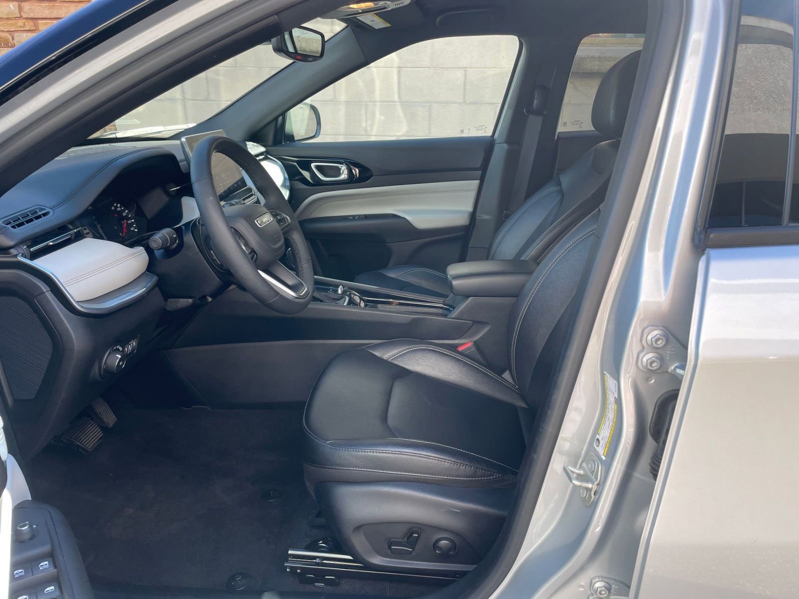 Thumbnail: 2025 Jeep Compass - 28