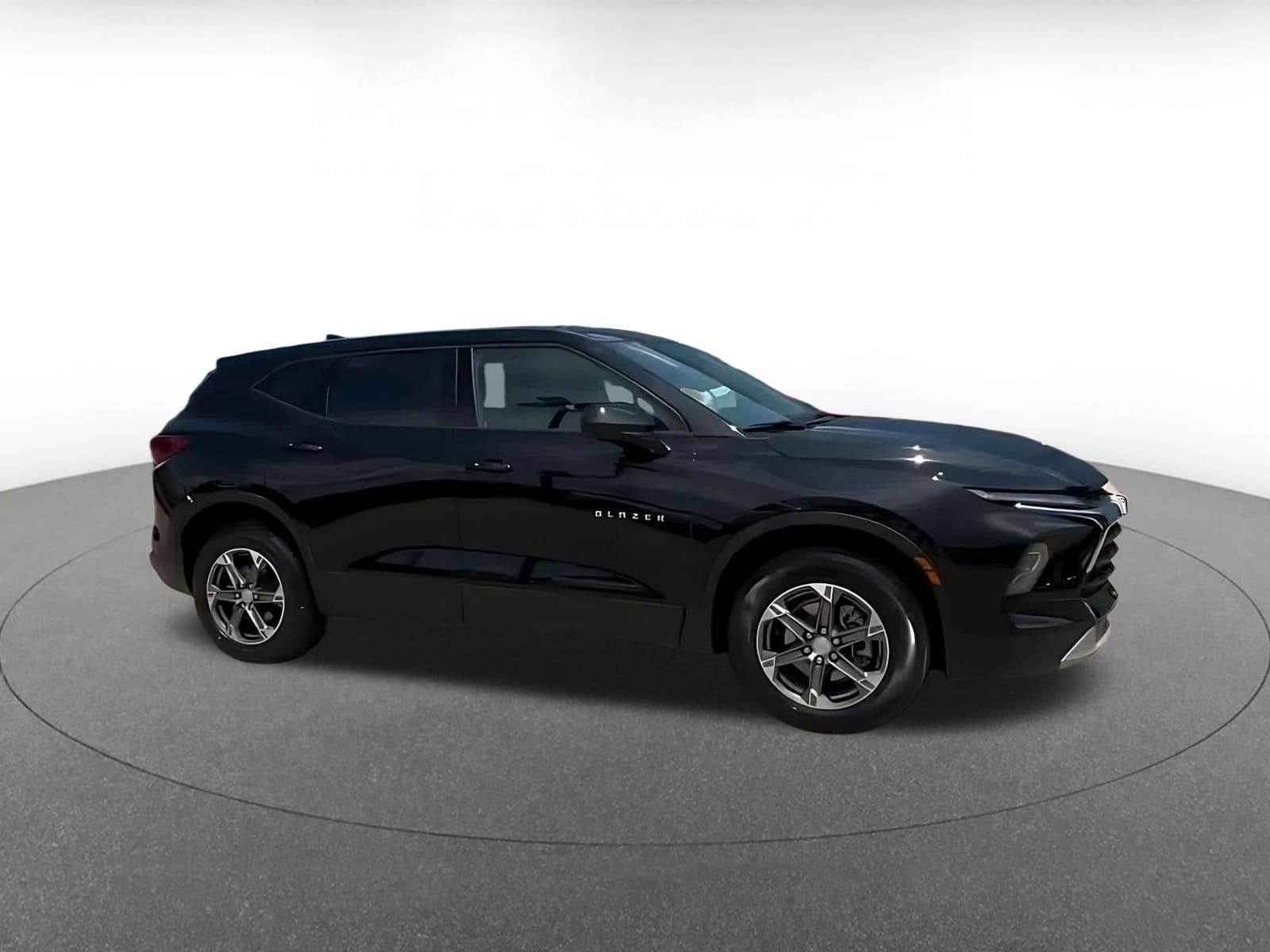 Thumbnail: 2025 Chevrolet Blazer - 2