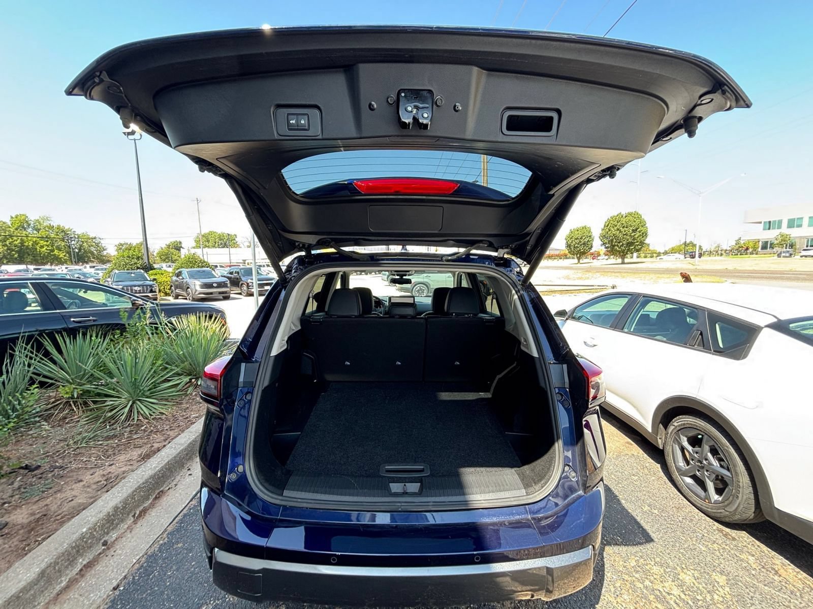 Thumbnail: 2026 Nissan Rogue - 33