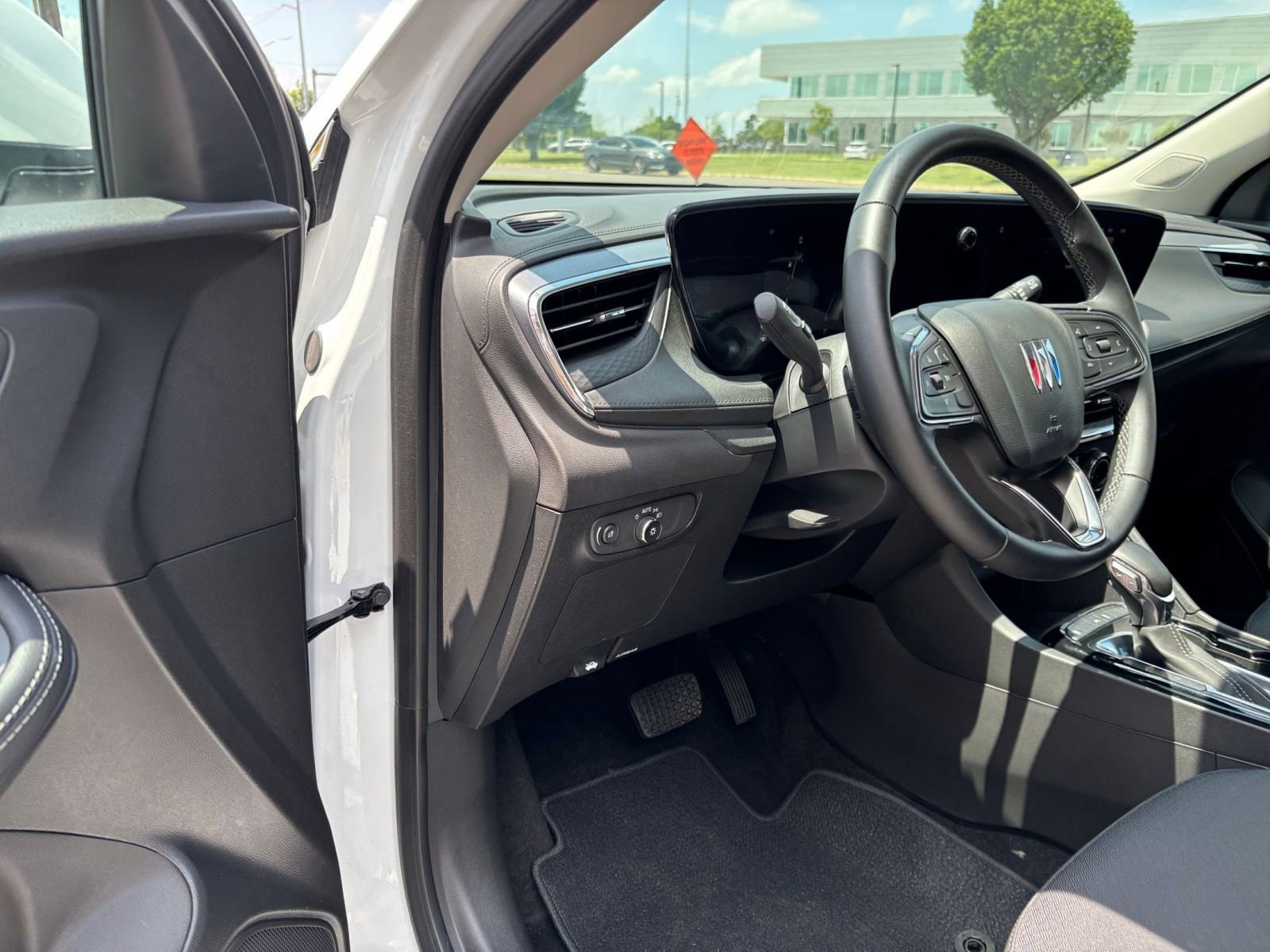 Thumbnail: 2025 Buick Encore GX - 33