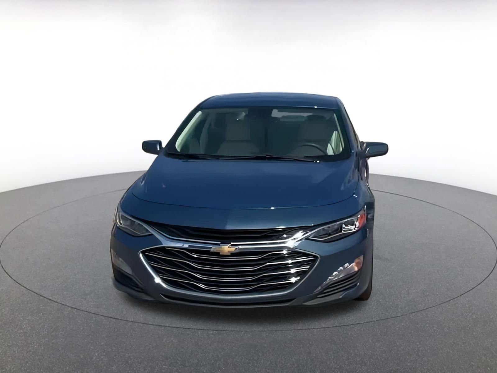 Thumbnail: 2024 Chevrolet Malibu - 4