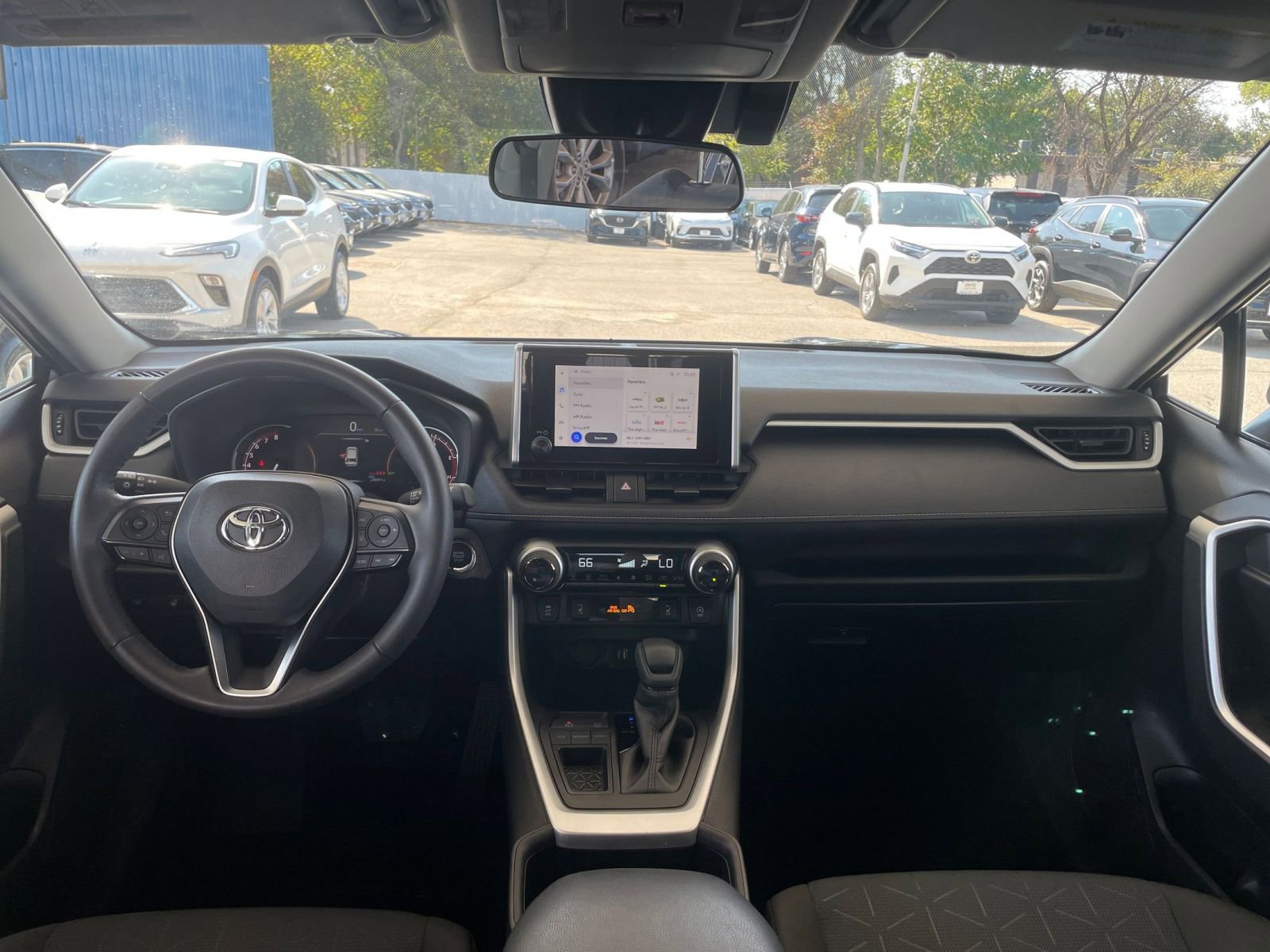 Thumbnail: 2025 Toyota RAV4 - 33