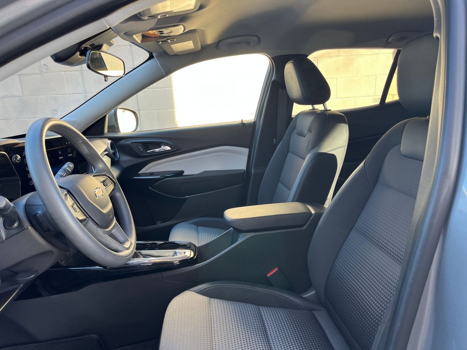 Thumbnail: 2025 Chevrolet Trax - 25