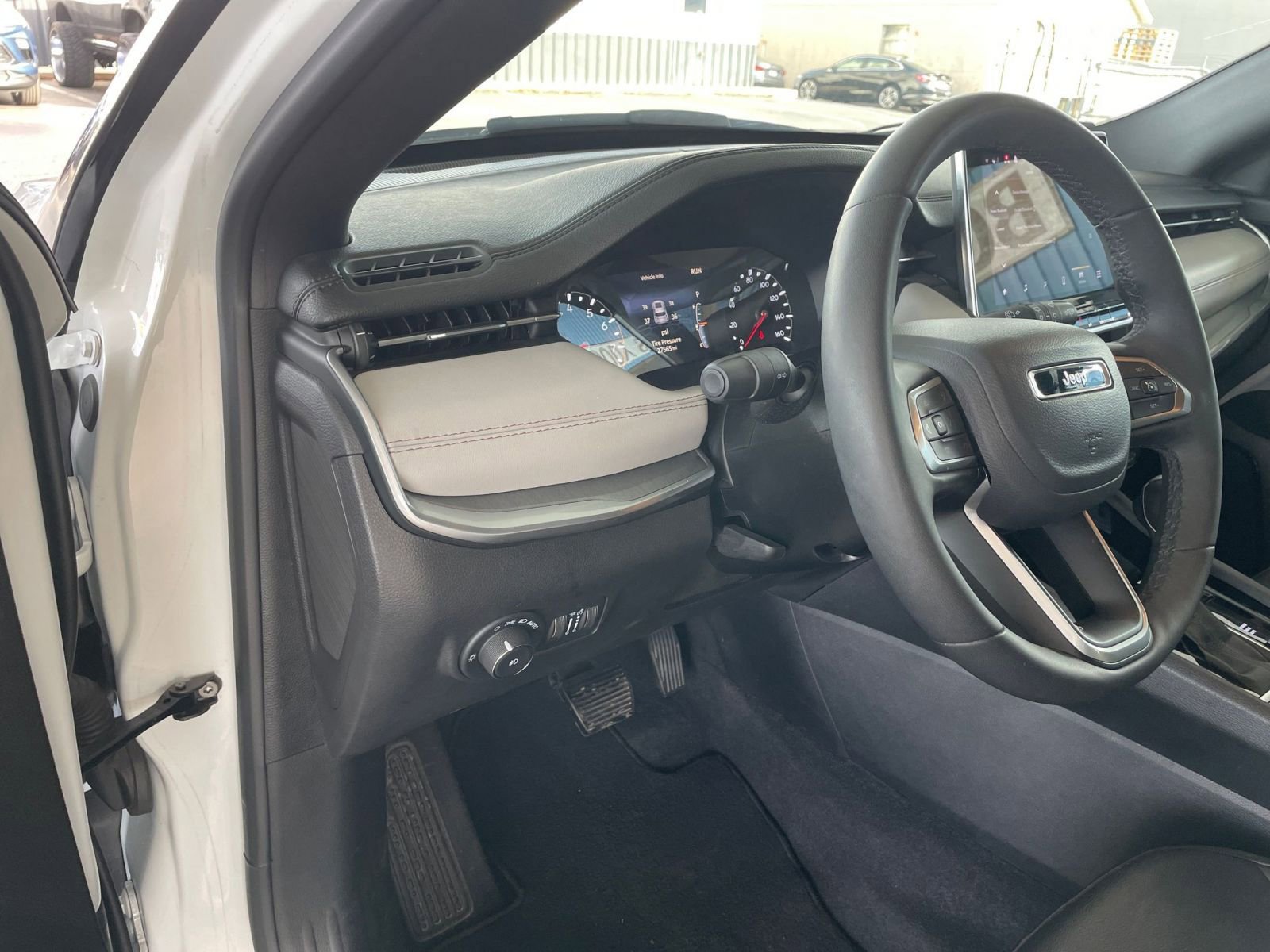 Thumbnail: 2025 Jeep Compass - 34