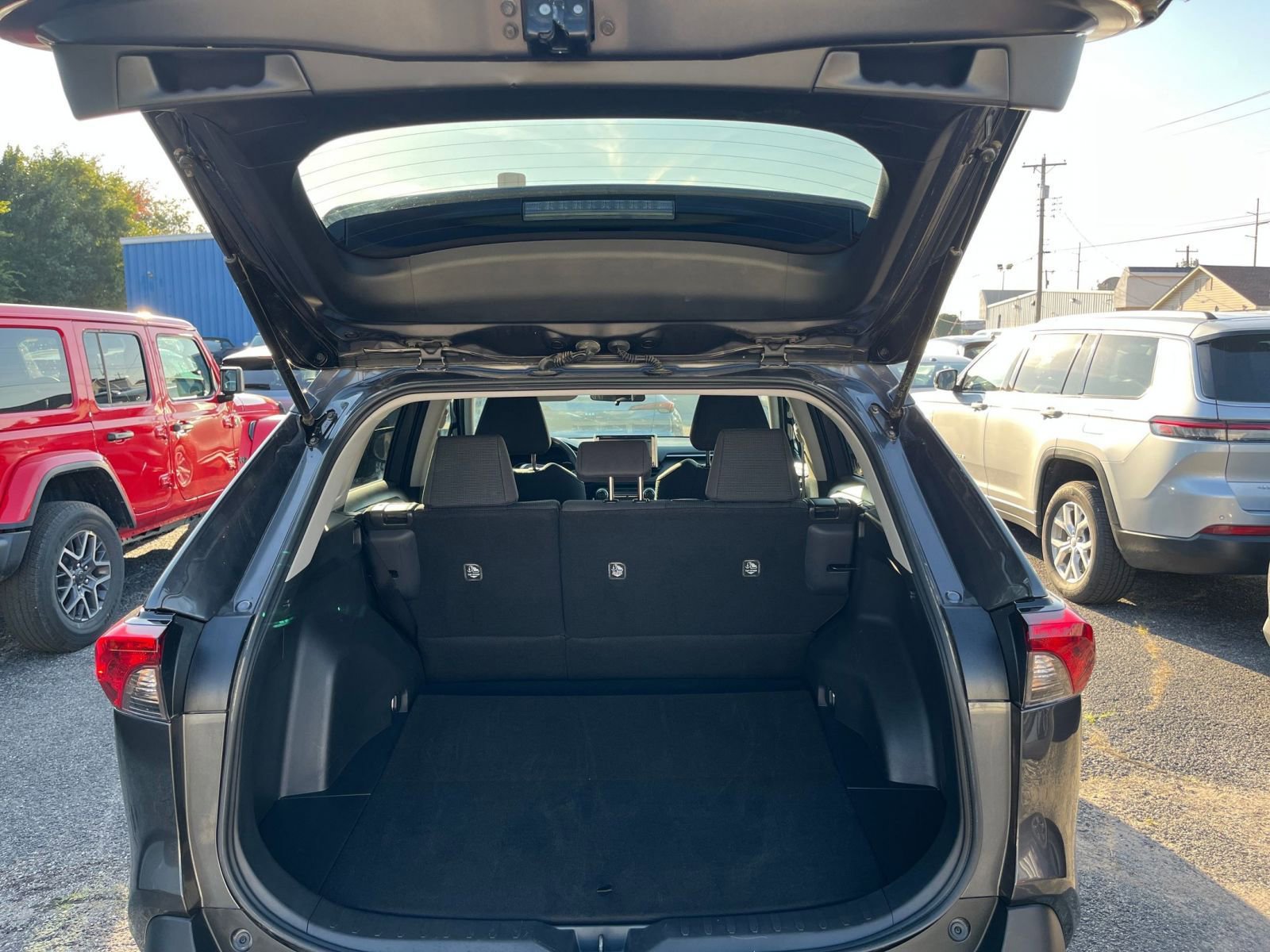 Thumbnail: 2025 Toyota RAV4 - 30