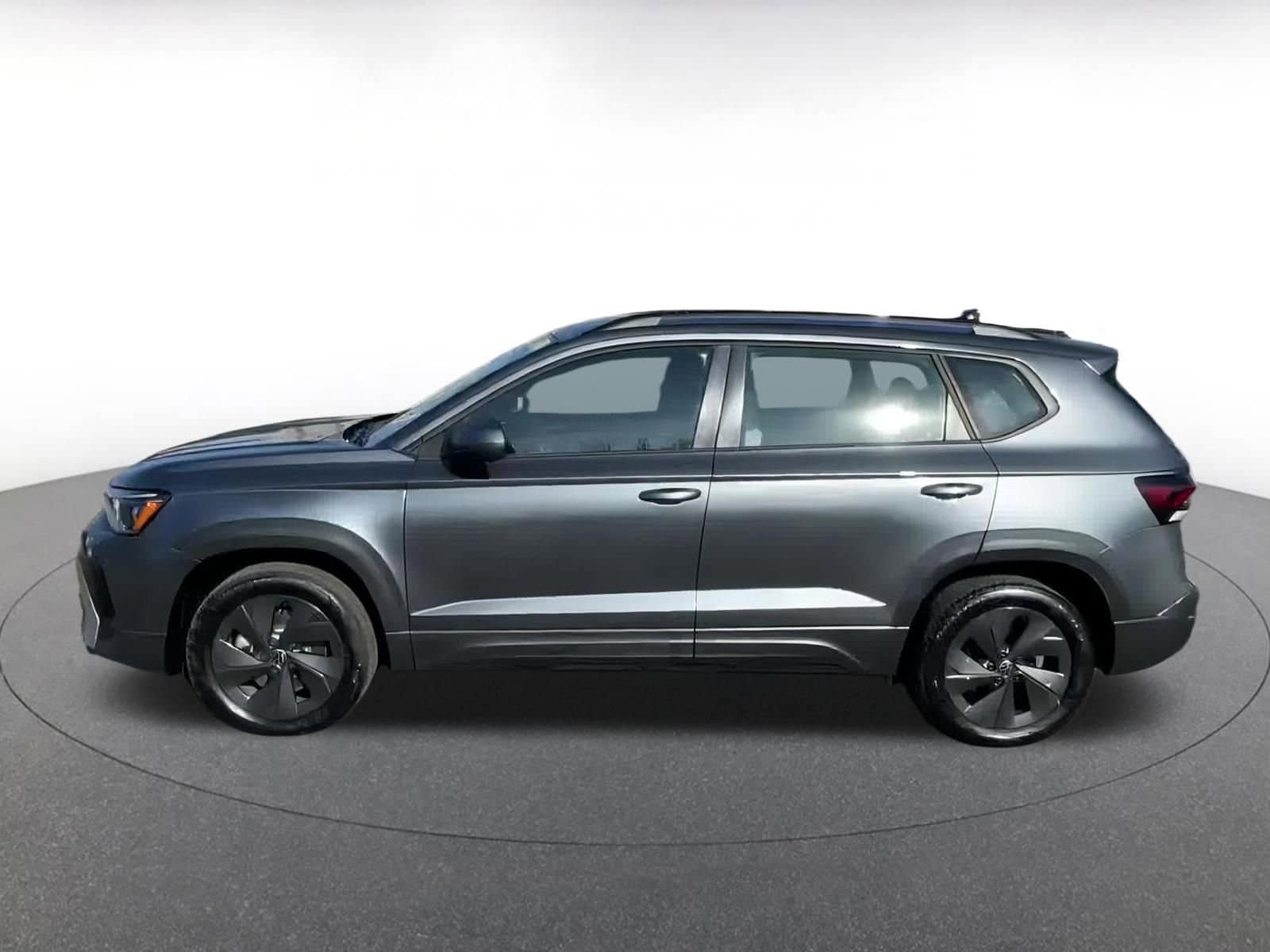 Thumbnail: 2025 Volkswagen Taos - 10