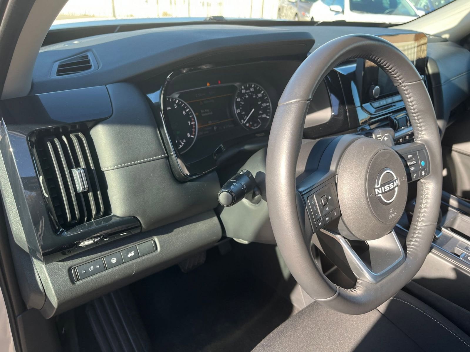 Thumbnail: 2025 Nissan Pathfinder - 34