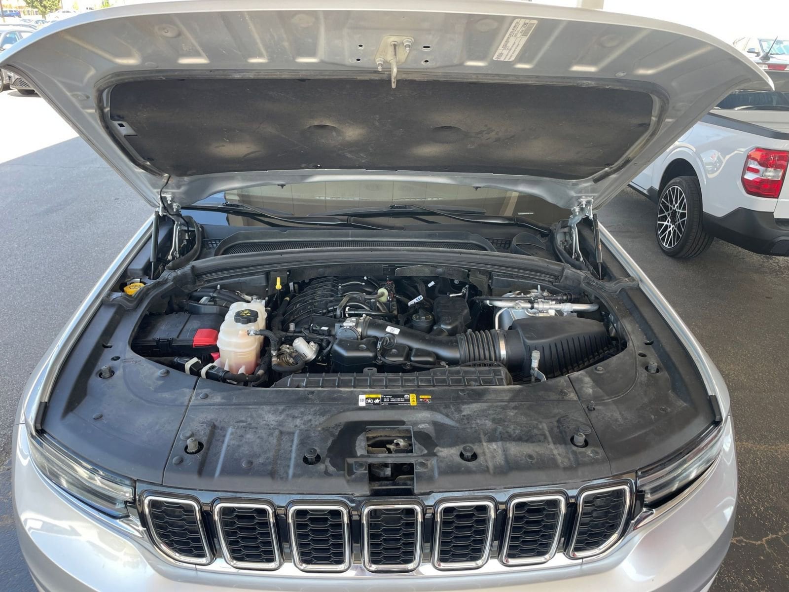 Thumbnail: 2023 Jeep Grand Cherokee - 32