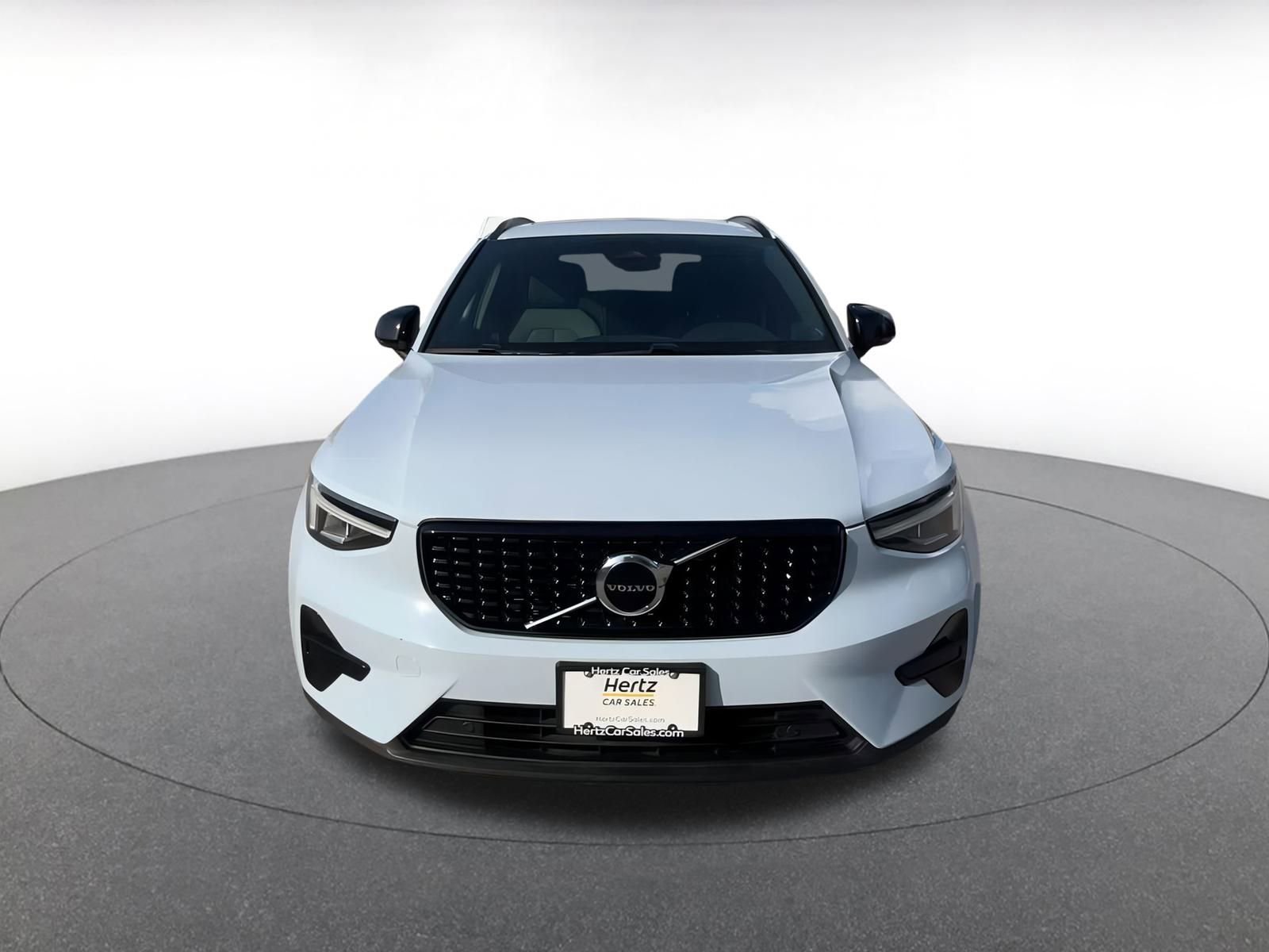 Thumbnail: 2024 Volvo XC40 - 5