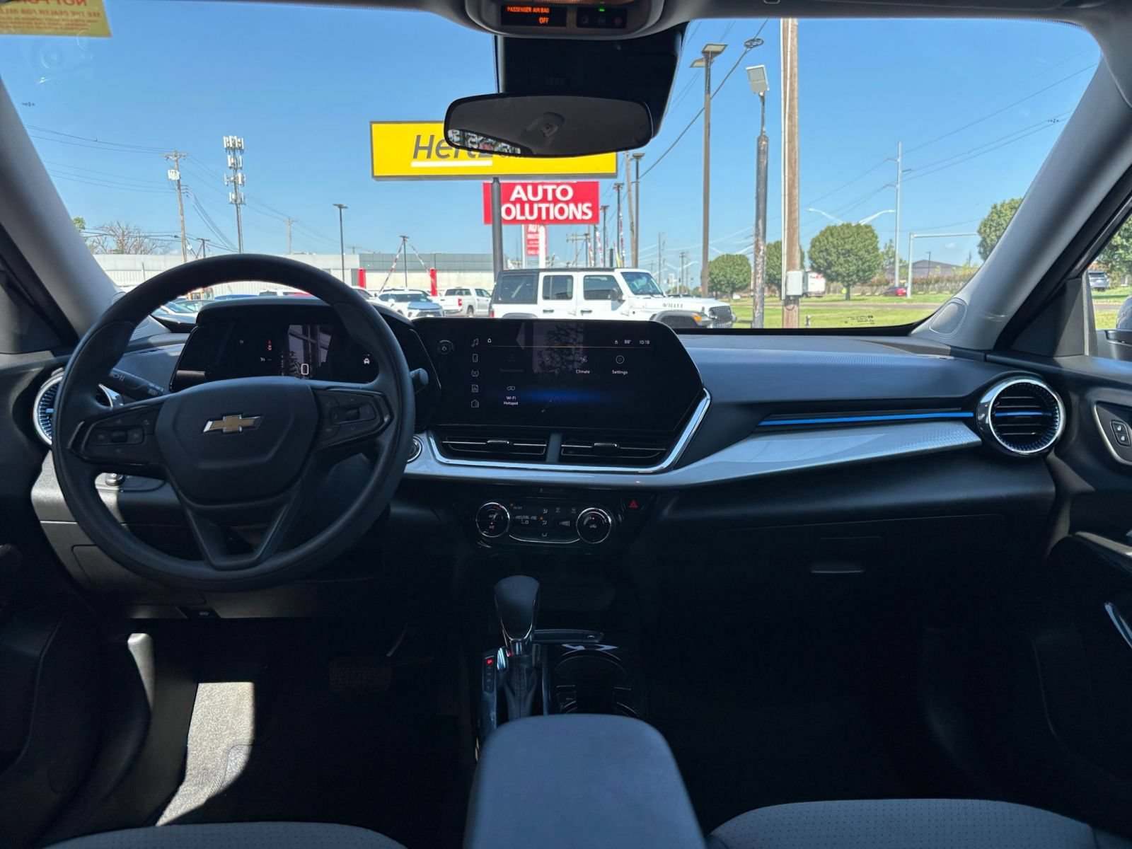 Thumbnail: 2025 Chevrolet Trax - 31