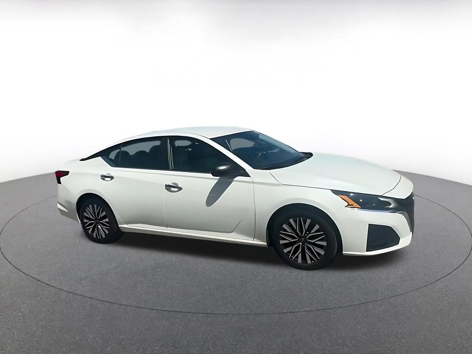 Thumbnail: 2025 Nissan Altima - 2