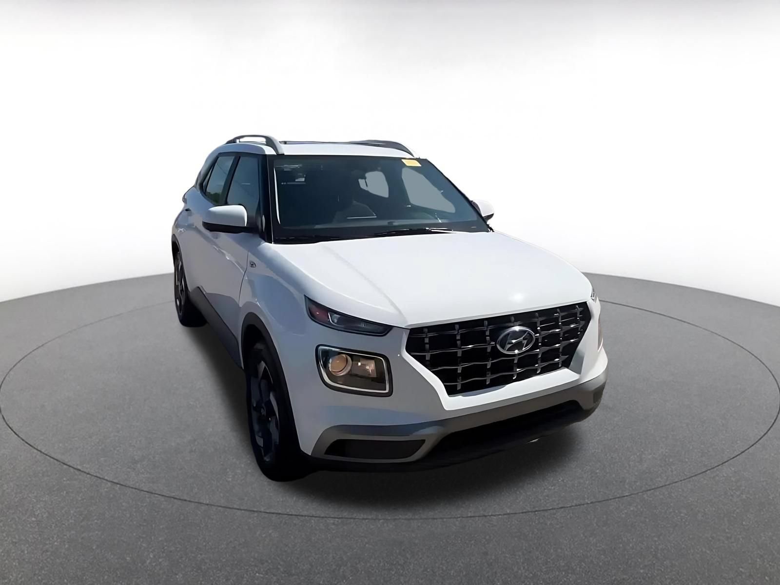 Thumbnail: 2025 Hyundai Venue - 3