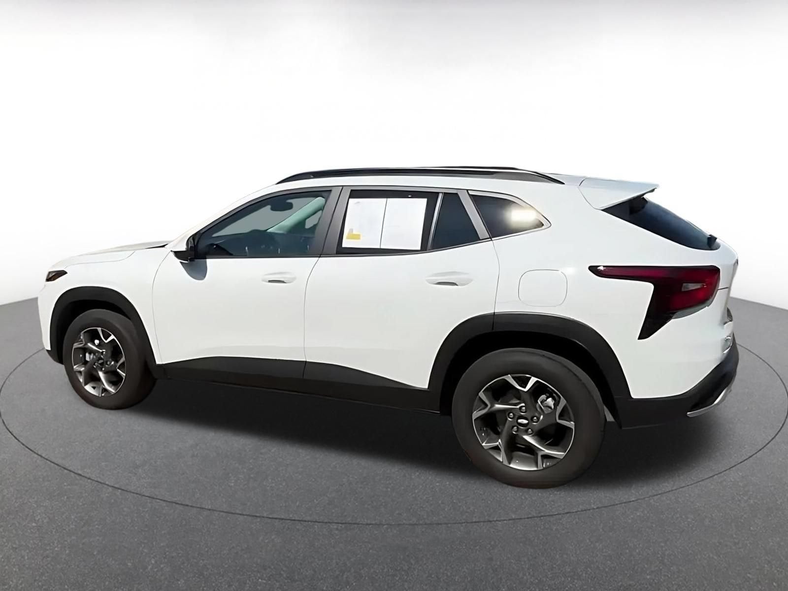 Thumbnail: 2025 Chevrolet Trax - 9