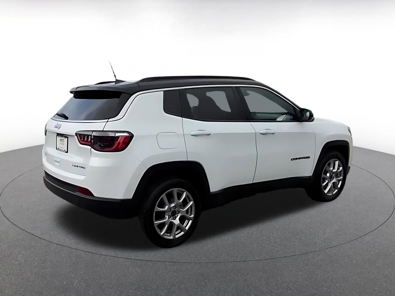Thumbnail: 2025 Jeep Compass - 15