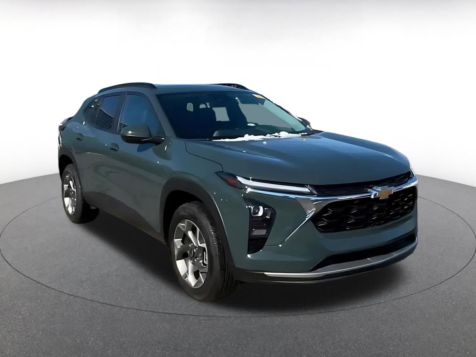 Thumbnail: 2025 Chevrolet Trax - 3