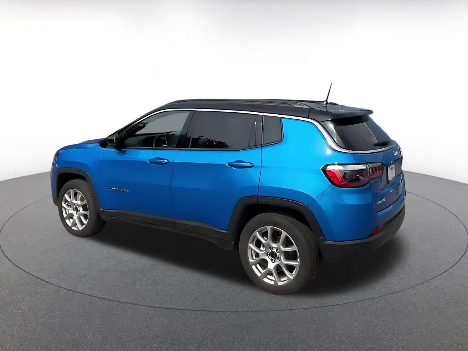 Thumbnail: 2025 Jeep Compass - 10